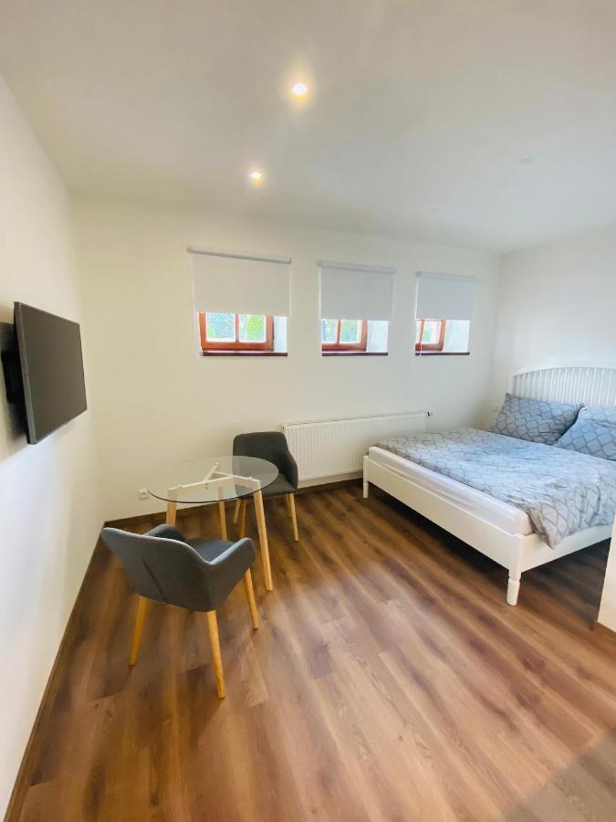 Apartmany V Ulicce Frymburk Ngoại thất bức ảnh