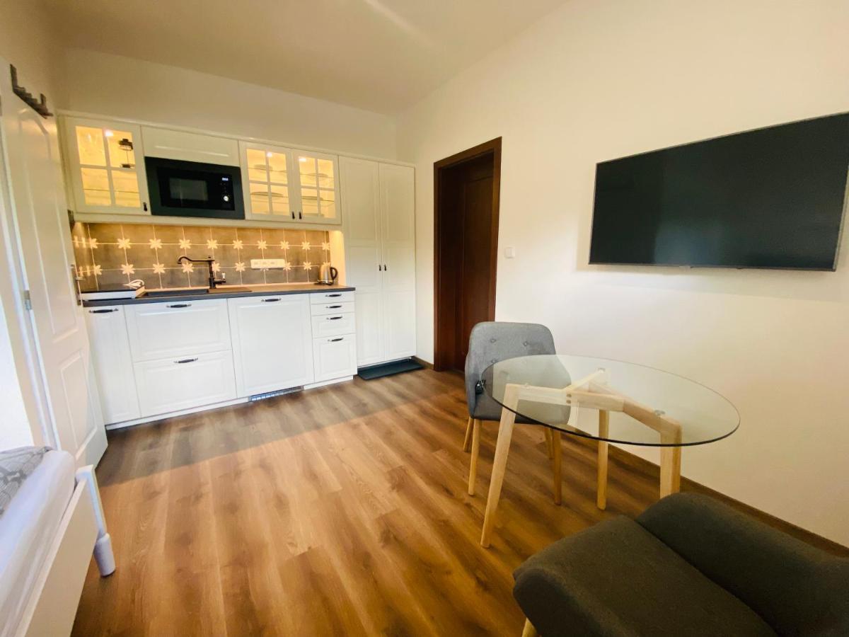 Apartmany V Ulicce Frymburk Ngoại thất bức ảnh