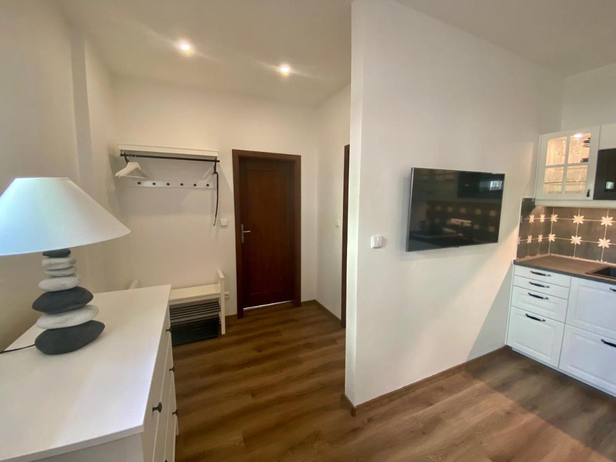 Apartmany V Ulicce Frymburk Ngoại thất bức ảnh
