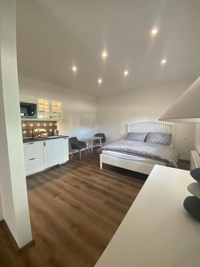 Apartmany V Ulicce Frymburk Ngoại thất bức ảnh